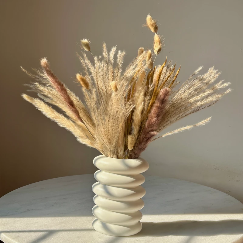 dried grass flower with tub